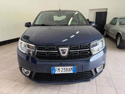 Gebraucht Dacia Sandero 75 PS (55 kW) 2018 Blau Limousine