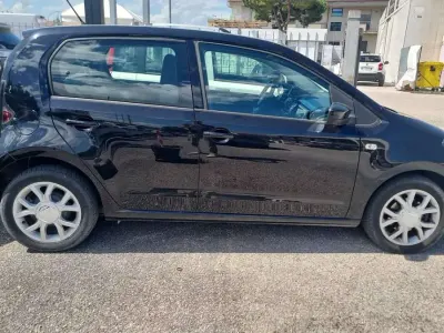 Usata VW up! Move 68 CV (50 kW) 2016 Nero Utilitaria
