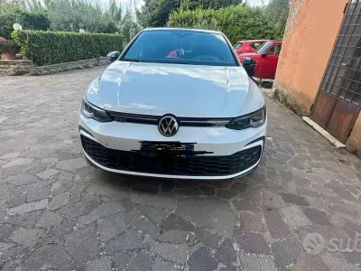 Gebraucht VW Golf VIII GTI 245 PS (180 kW) 2022 Weiß Limousine