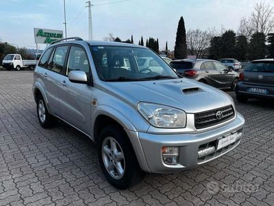 Usata Toyota RAV4 116 CV (85 kW) 2003 Argento SUV