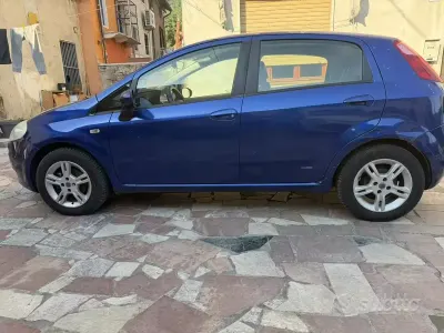 Usata Fiat Grande Punto 77 CV (56 kW) 2008 Blu Utilitaria
