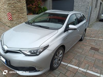 Toyota Auris Hybrid