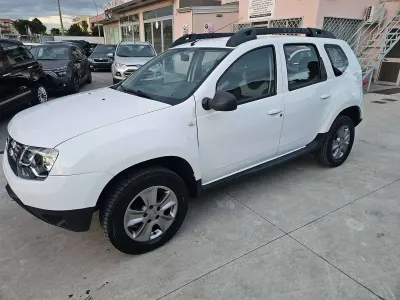 Usata Dacia Duster Lauréate 109 CV (80 kW) 2016 Bianco SUV