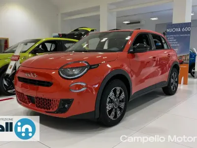 Nuova Fiat 600 Icon 101 CV (74 kW) 2026 Arancio sole SUV