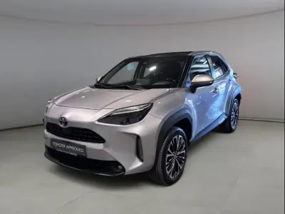 Usata Toyota Yaris Cross Lounge 116 CV (85 kW) 2022 Argento SUV