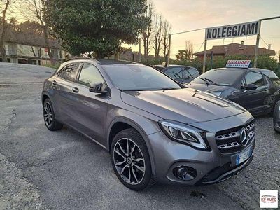 Usata Mercedes GLA180 Premium 136 CV (100 kW) 2017 Grigio SUV