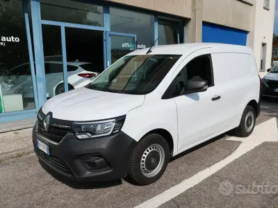 Usata Renault Kangoo 116 CV (85 kW) 2023 Bianco Monovolume