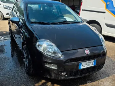 Usata Fiat Punto Street 95 CV (69 kW) 2017 Nero Utilitaria