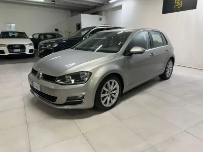Usata VW Golf VII Highline 105 CV (77 kW) 2013 Argento Berlina