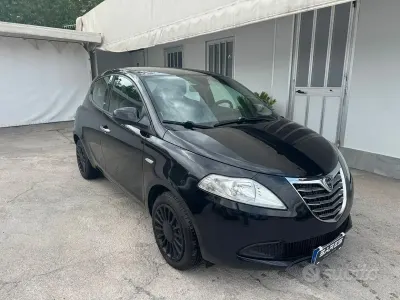 Usata Lancia Ypsilon Silver 69 CV (50 kW) 2013 Nero Utilitaria