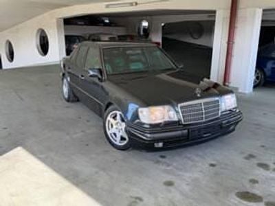 Usata Mercedes E500 320 CV (235 kW) 1994 Nero Berlina
