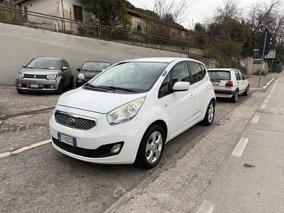 Usata Kia Venga 90 CV (66 kW) 2011 Bianco Utilitaria