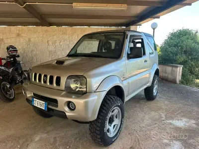 Usata Suzuki Jimny 65 CV (47 kW) 2005 Grigio SUV
