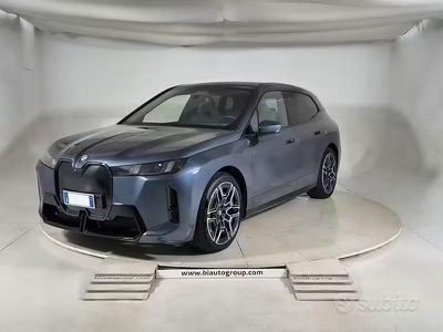 Usata BMW iX M Sport 300 kW (408 CV) 2025 Blu SUV