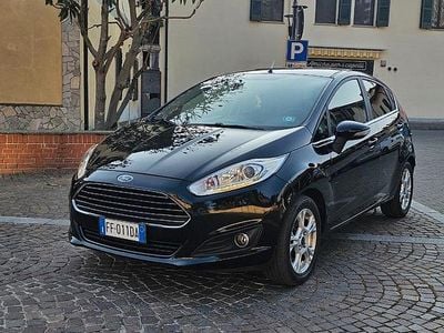 Usata Ford Fiesta 75 CV (55 kW) 2016 Nero Berlina