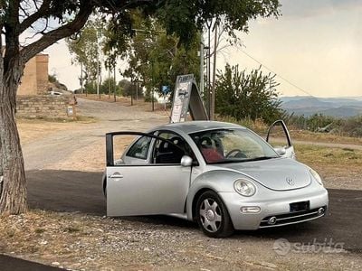 Usata VW New Beetle 105 CV (77 kW) 2002 Utilitaria