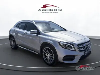 Usata Mercedes GLA200 Premium 136 CV (100 kW) 2017 Grigio SUV