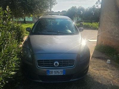 Usata Fiat Croma 150 CV (110 kW) 2009 Grigio Station wagon