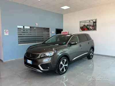Usata Peugeot 5008 Allure 131 CV (96 kW) 2019 Verde SUV