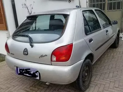 Usata Ford Fiesta 75 CV (55 kW) 1998 Grigio Utilitaria
