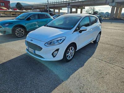 Begagnad Ford Fiesta Titanium 75 HK (55 kW) 2021 Vit Halvkombi