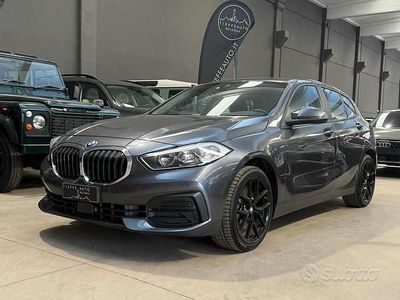 Usata BMW 118 150 CV (110 kW) 2021 Grigio metallizzato Utilitaria