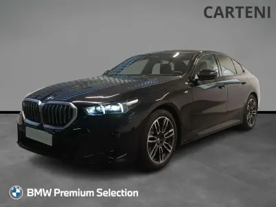 Nuova BMW 540 M Sport 303 CV (222 kW) 2026 Black sapphire metallizzato Berlina