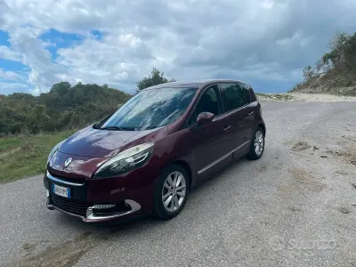 Usata Renault Scénic III 131 CV (96 kW) 2012 Nero Monovolume