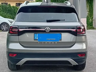 Usata VW T-Cross Advance 95 CV (69 kW) 2019 Argento SUV
