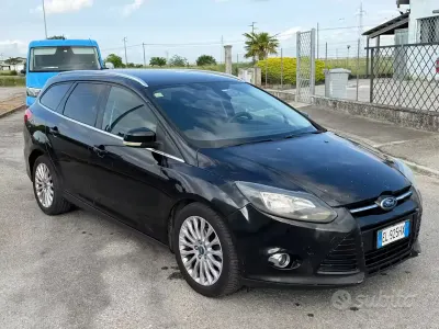 Usado Ford Focus Titanium 116 HP (85 kW) 2012 Castanho Carrinha