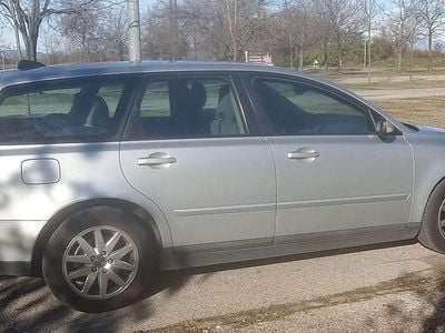 Usata Volvo V50 Momentum 136 CV (100 kW) 2006 Argento Station wagon