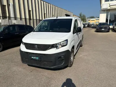 Usata Peugeot Partner Premium 131 CV (96 kW) 2023 Bianco Monovolume