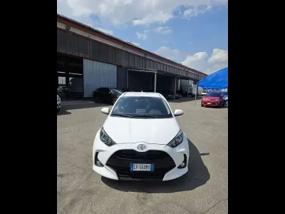 Usata Toyota Yaris Active 72 CV (52 kW) 2023 Bianco Utilitaria