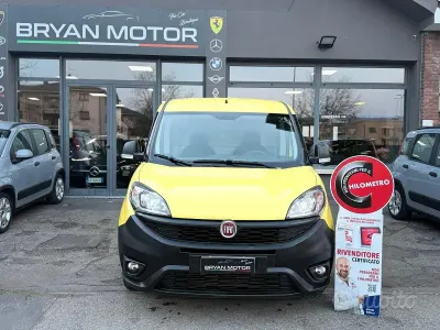 Usata Fiat Doblò 95 CV (69 kW) 2020 Giallo