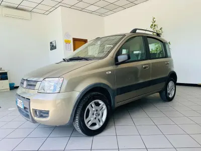 Usata Fiat Panda Climbing 60 CV (44 kW) 2009 Other Utilitaria