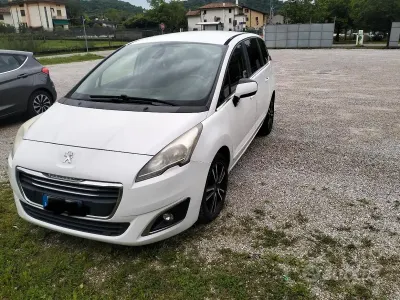 Usata Peugeot 5008 2014 Bianco Monovolume