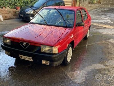 Usado Alfa Romeo 33 79 CV (58 kW) 1988 Rojo Berlina