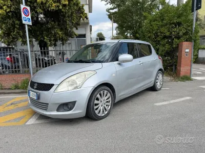 Usata Suzuki Swift GL 92 CV (67 kW) 2010 Grigio Utilitaria