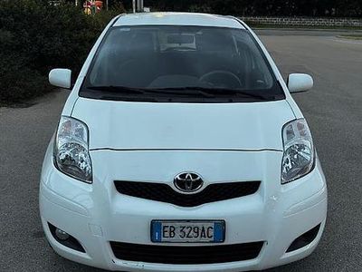 Usata Toyota Yaris 2011 Bianco Utilitaria