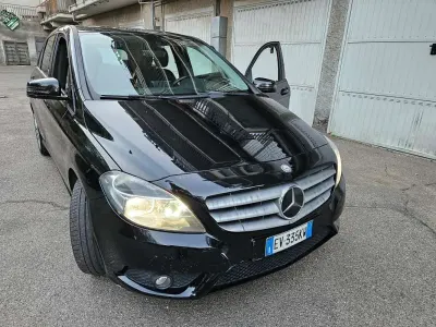 Usata Mercedes B180 Executive 109 CV (80 kW) 2013 Nero Utilitaria