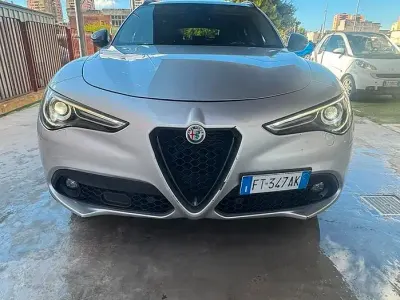 Usata Alfa Romeo Stelvio 209 CV (153 kW) 2018 Grigio SUV