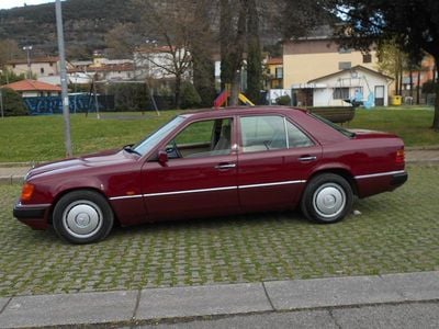 Usata Mercedes E200 1993 Bordeaux Berlina