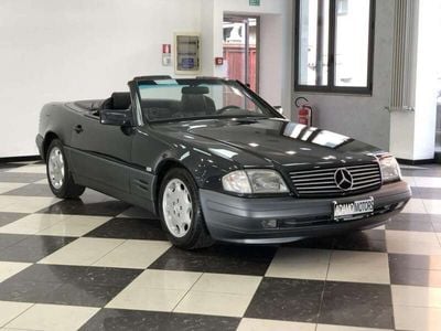 Usata Mercedes SL500 326 CV (239 kW) 1993 Blauschwarz  metalliclack Cabrio