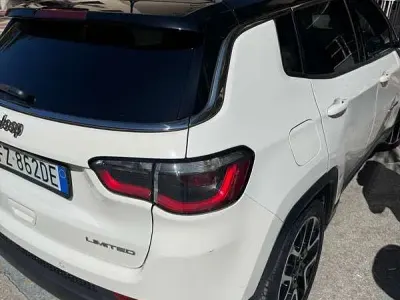 Używany Jeep Compass Limited 120 KM (88 kW) 2020 Biały SUV
