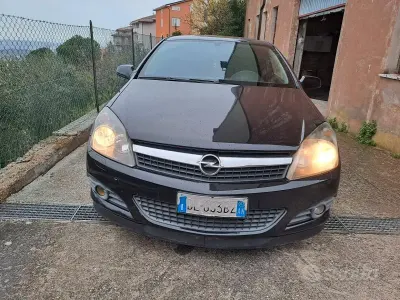 Usata Opel Astra GTC Enjoy 90 CV (66 kW) 2007 Nero Berlina