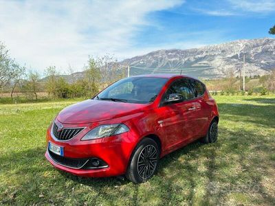 usata Lancia Ypsilon 1.0 70cv Hybrid GOLD