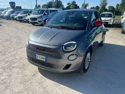Usata Fiat 500e Red 69 kW (95 CV) 2022 Grigio Utilitaria