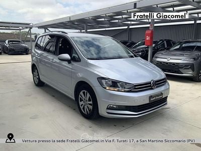 Begagnad VW Touran Business 150 HK (110 kW) 2022 Silver Minibuss