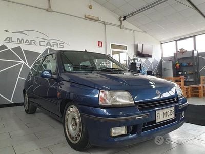 Usata Renault Clio 135 CV (99 kW) 1993 Blu/azzurro Berlina