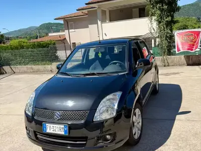 Käytetty Suzuki Swift GL 92 HP (67 kW) 2009 Musta Viistoperä